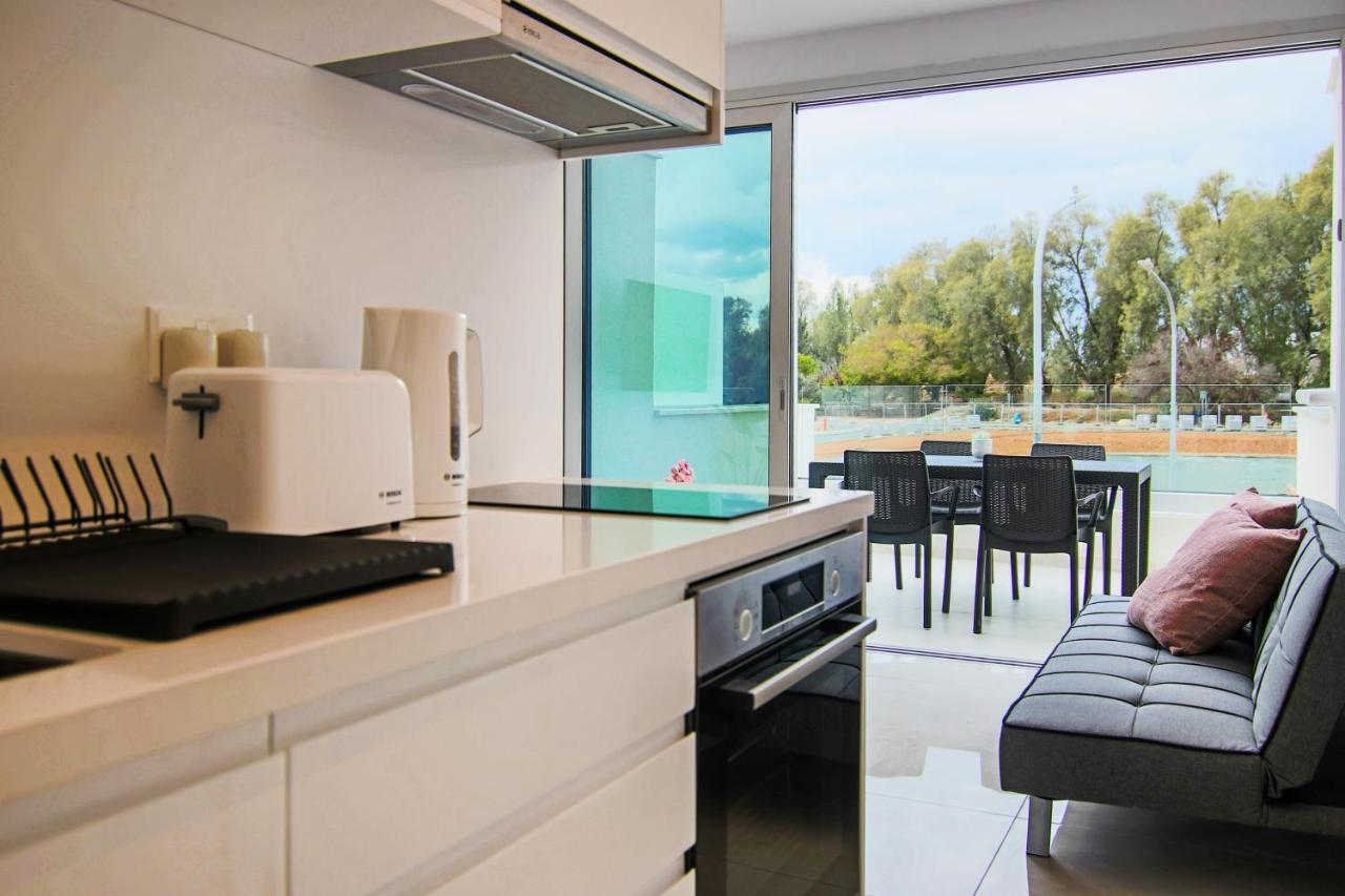 Ferienwohnung Phaedrus Living - Seaside Luxury Flat Harbour 110 Paphos Exterior foto