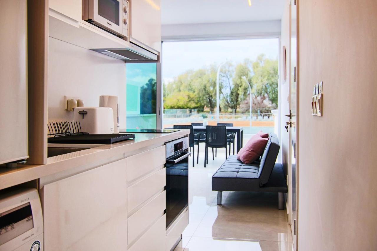 Ferienwohnung Phaedrus Living - Seaside Luxury Flat Harbour 110 Paphos Exterior foto