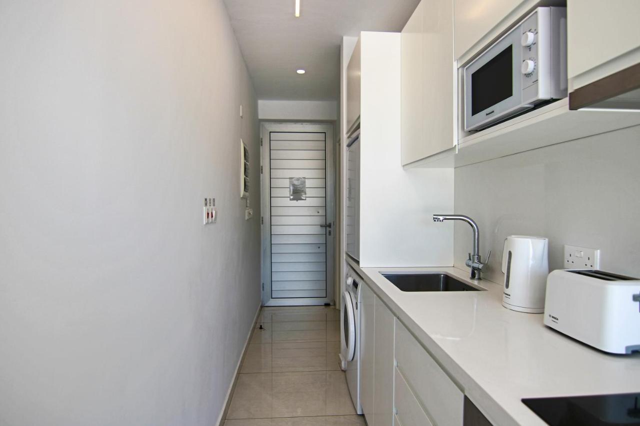 Ferienwohnung Phaedrus Living - Seaside Luxury Flat Harbour 110 Paphos Exterior foto
